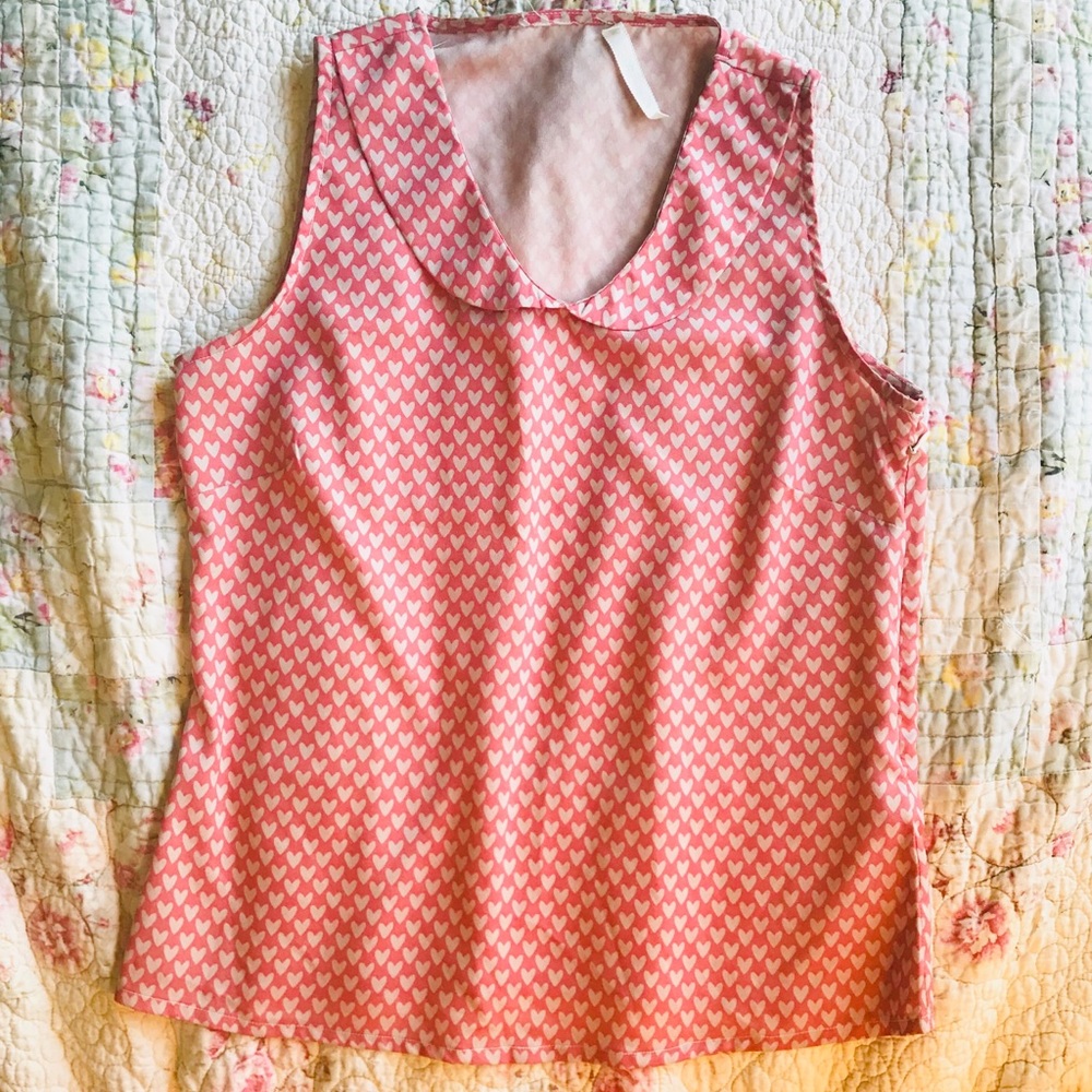 Pastel pink top with a Peter Pan collar & hearts